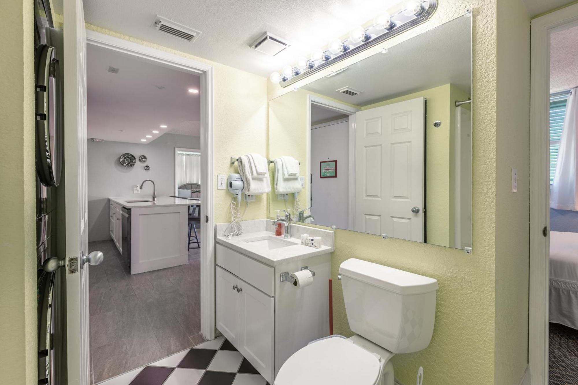 Sunrise Suites Saint Lucia Suite #201 Key West Room photo